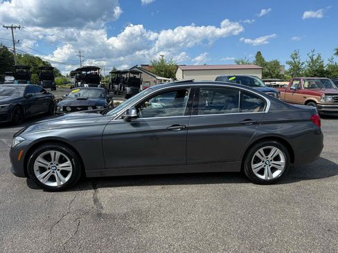 Used 2017 BMW 330i xDrive Sedan AWD/4WD image 7