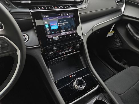 New 2026 Jeep Grand Cherokee L 4WD image 18