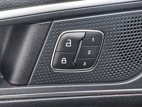 Certified 2019 Ford Edge Titanium w/ Equipment Group 301A image 17