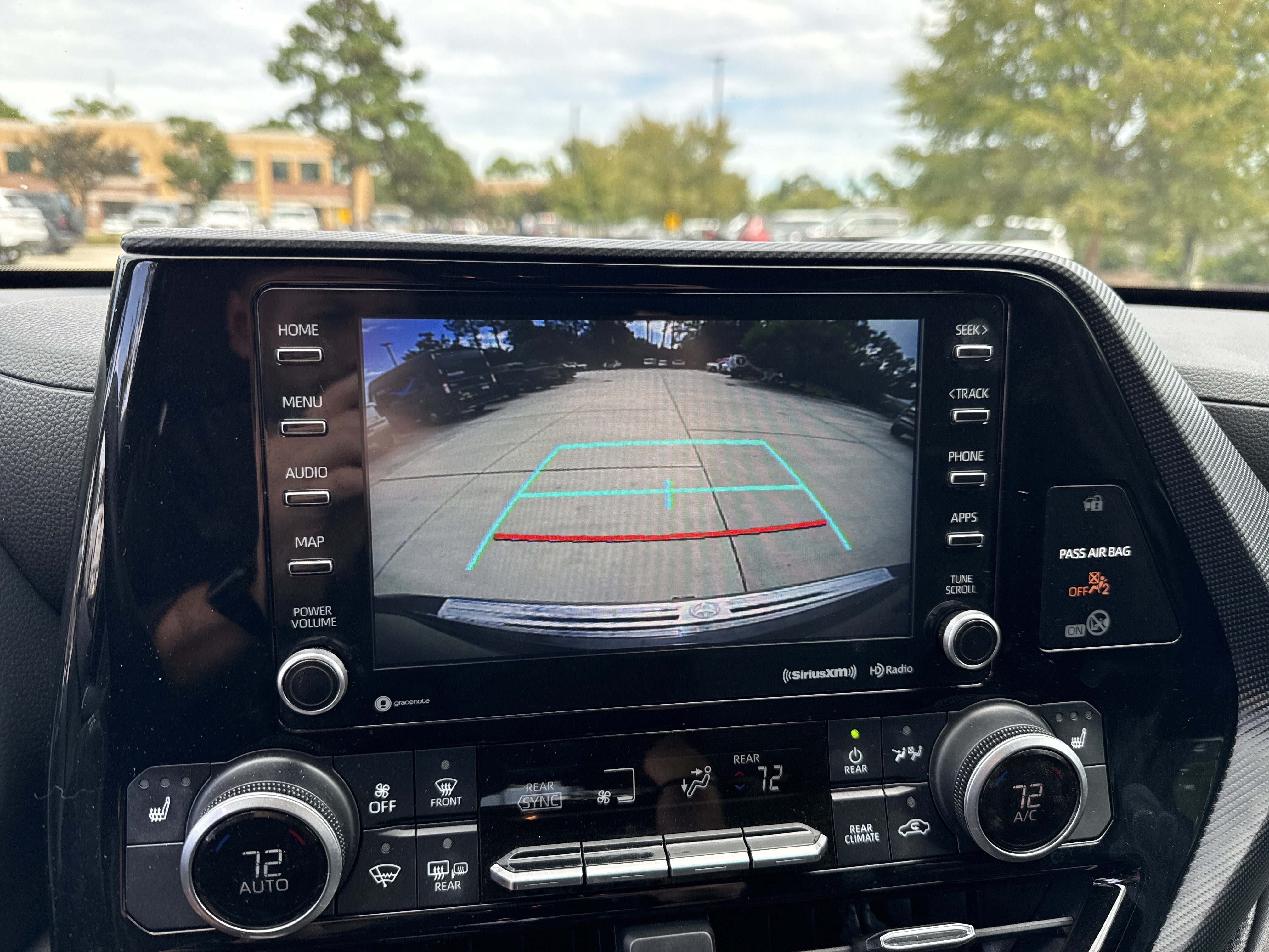 Used 2021 Toyota Highlander XSE AWD/4WD image 24