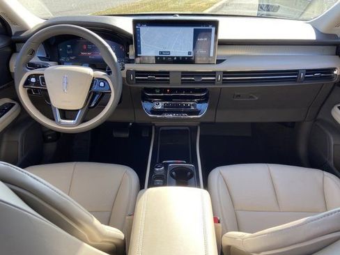 Used 2023 Lincoln Corsair AWD w/ Equipment Group 101A image 9