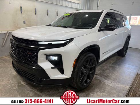 Used 2024 Chevrolet Traverse RS image 1