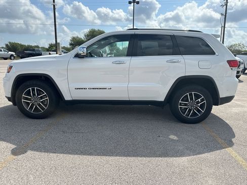 Used 2022 Jeep Grand Cherokee Limited w/ Tech Group AWD/4WD image 2
