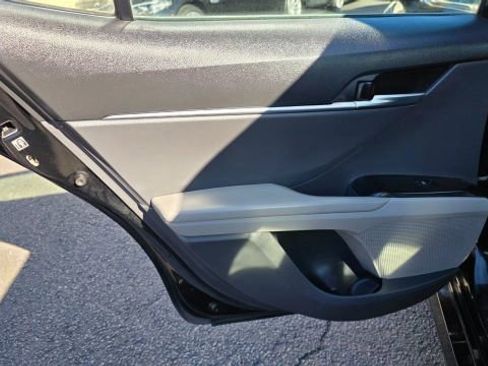 Used 2019 Toyota Camry LE image 28