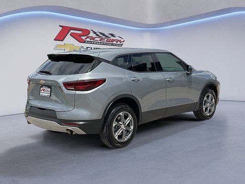 Used 2025 Chevrolet Blazer LT FWD image 5