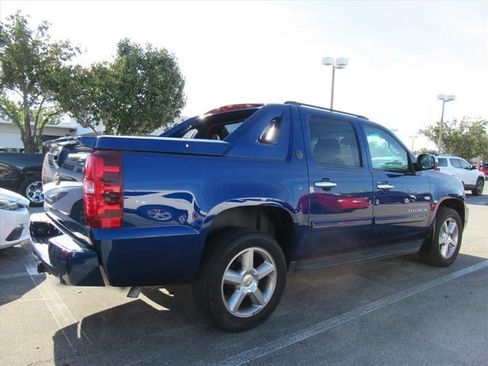 Used 2013 Chevrolet Avalanche LT w/ All-Star Edition image 4