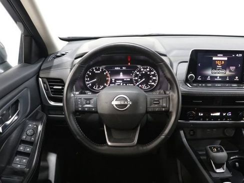 Used 2025 Nissan Rogue SV FWD image 13