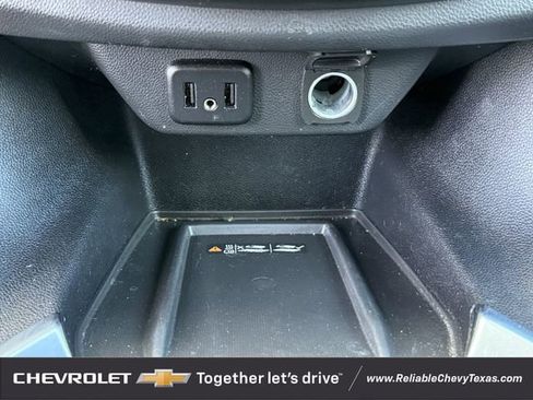Used 2023 Chevrolet Traverse LT FWD image 22