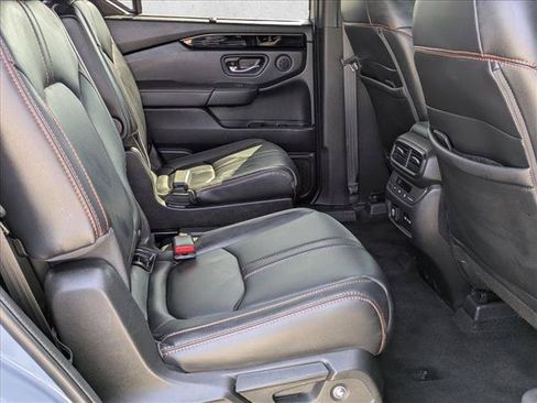 Used 2024 Honda Pilot TrailSport image 17