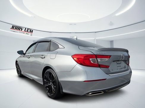 Used 2018 Honda Accord Sport image 5