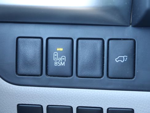 Used 2015 Toyota Highlander Limited AWD/4WD image 15
