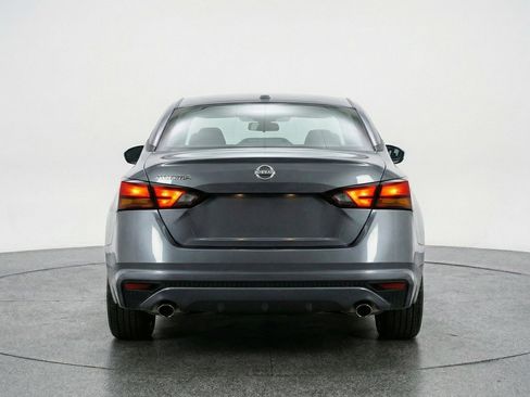 Used 2025 Nissan Altima 2.5 SV image 7