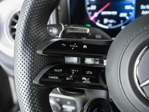 Used 2025 Mercedes-Benz G 63 AMG 4MATIC image 31