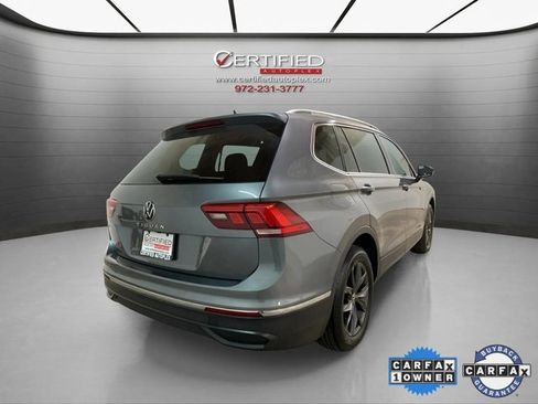 Used 2023 Volkswagen Tiguan SE w/ Panoramic Sunroof Package image 6