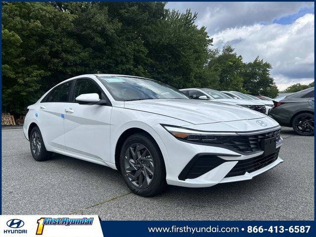 New 2026 Hyundai Elantra Hybrid FWD image 1