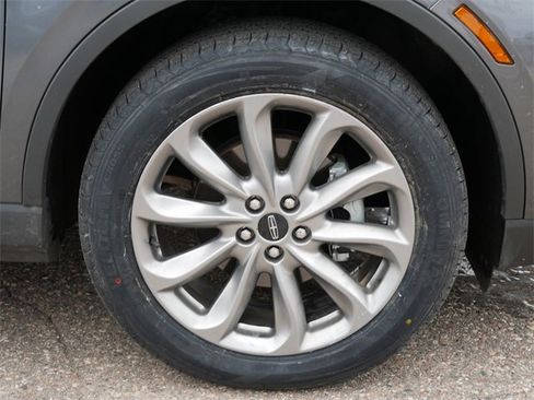 Used 2022 Lincoln Corsair AWD w/ Premium Package image 9