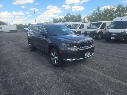 Used 2021 Jeep Grand Cherokee L Limited AWD/4WD image 2