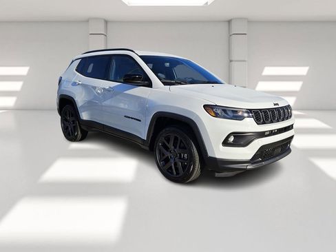 New 2026 Jeep Compass Latitude image 7