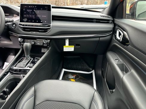 New 2026 Jeep Compass Latitude w/ Sun and Sound Group image 33