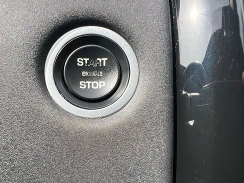 Used 2018 Land Rover Discovery SE AWD/4WD image 23