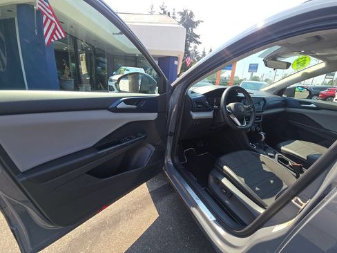 Used 2023 Volkswagen Taos SE w/ Panoramic Sunroof Package AWD/4WD image 20