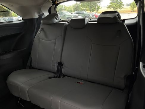 Used 2026 Toyota Sienna XLE FWD image 13