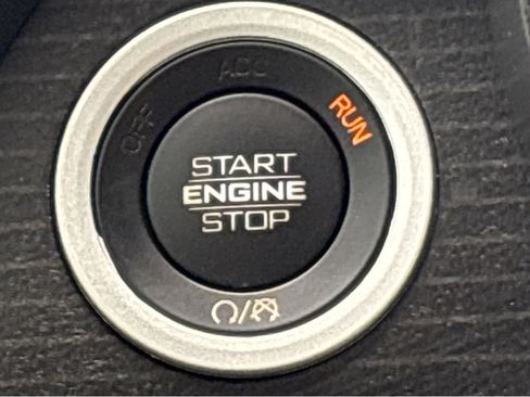 Used 2022 RAM 1500 Limited w/ Body Color Bumper Group image 7