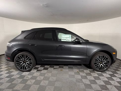 Certified 2026 Porsche Macan AWD/4WD image 8