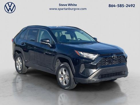 Used 2025 Toyota RAV4 XLE image 1