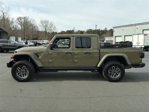 New 2026 Jeep Gladiator Mojave image 10