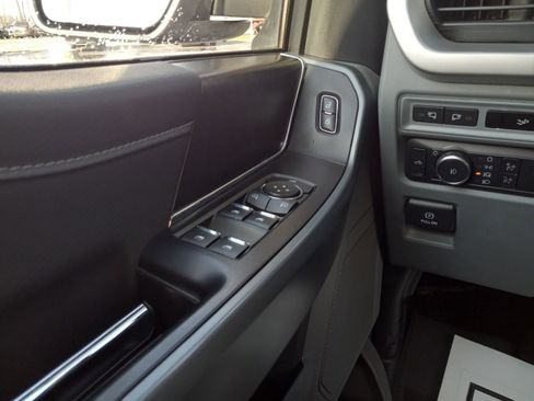 Used 2022 Ford F150 XLT w/ Equipment Group 302A High image 26