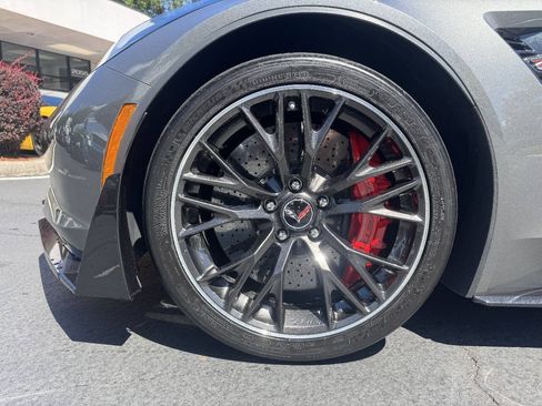 Used 2015 Chevrolet Corvette Z06 w/ 3LZ Preferred Equipment Group RWD image 16