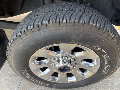 Used 2019 Ford F250 King Ranch image 2