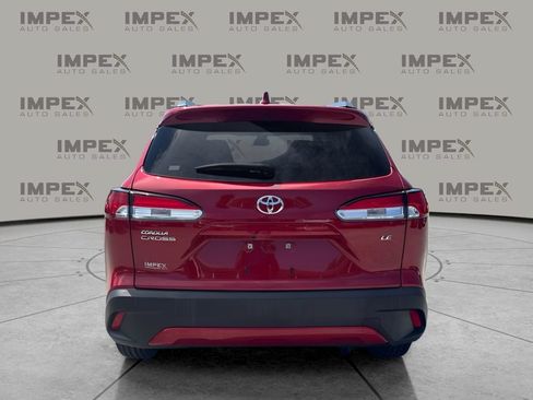 Used 2022 Toyota Corolla Cross LE FWD image 4