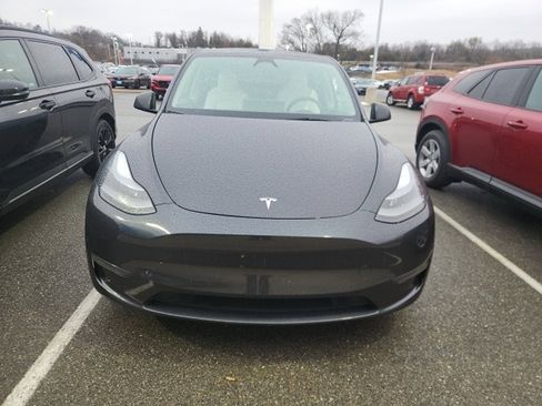 Used 2024 Tesla Model Y Long Range image 2