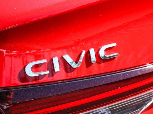 Certified 2025 Honda Civic Sport Touring image 9