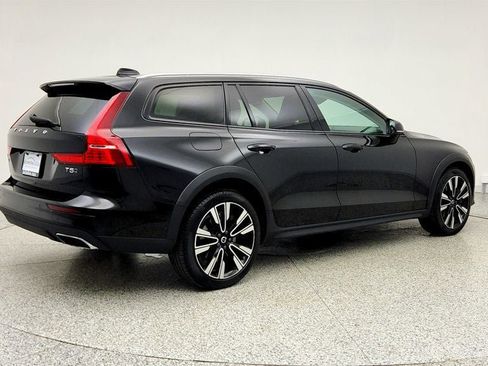 Used 2020 Volvo V60 T5 Cross Country w/ Protection Package image 5