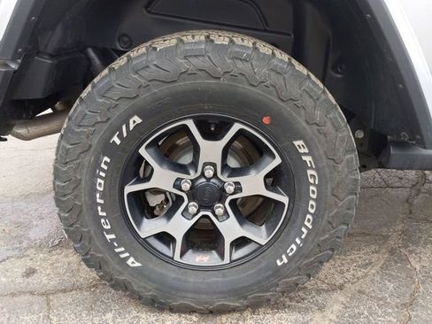 Used 2019 Jeep Wrangler Unlimited Rubicon w/ Uconnect 4C Nav & Sound Group image 13