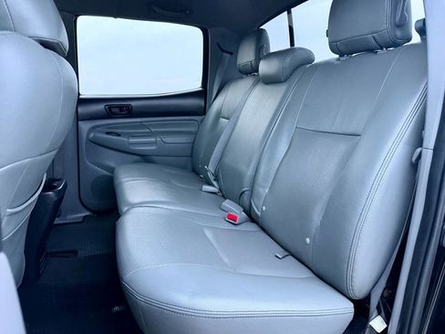 Used 2014 Toyota Tacoma PreRunner image 23