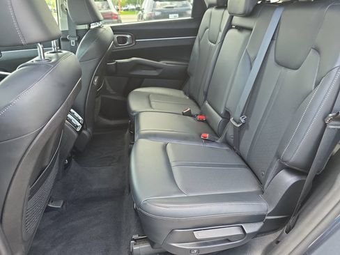 Used 2021 Kia Sorento S w/ Panoramic Sunroof Package AWD/4WD image 32