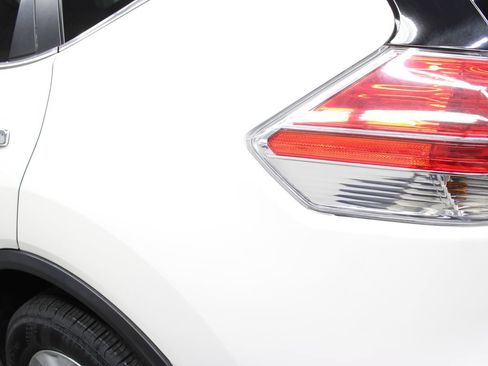 Used 2015 Nissan Rogue SV AWD/4WD image 38
