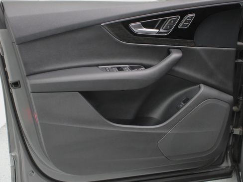 Used 2017 Audi Q7 3.0T Premium Plus image 35