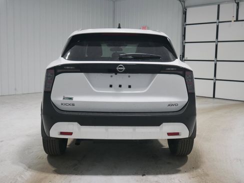 New 2026 Nissan Kicks SV image 6