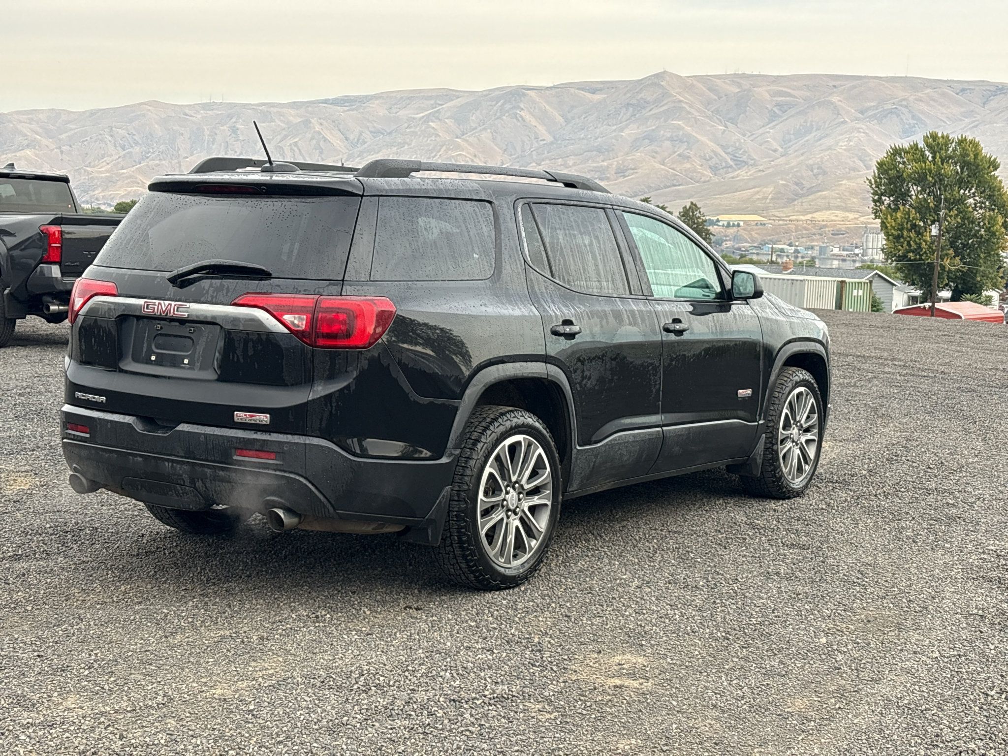 Used 2017 GMC Acadia SLT AWD/4WD image 12