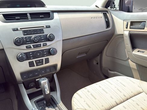 Used 2011 Ford Focus SE w/ 201A Rapid Spec Order Code FWD image 13
