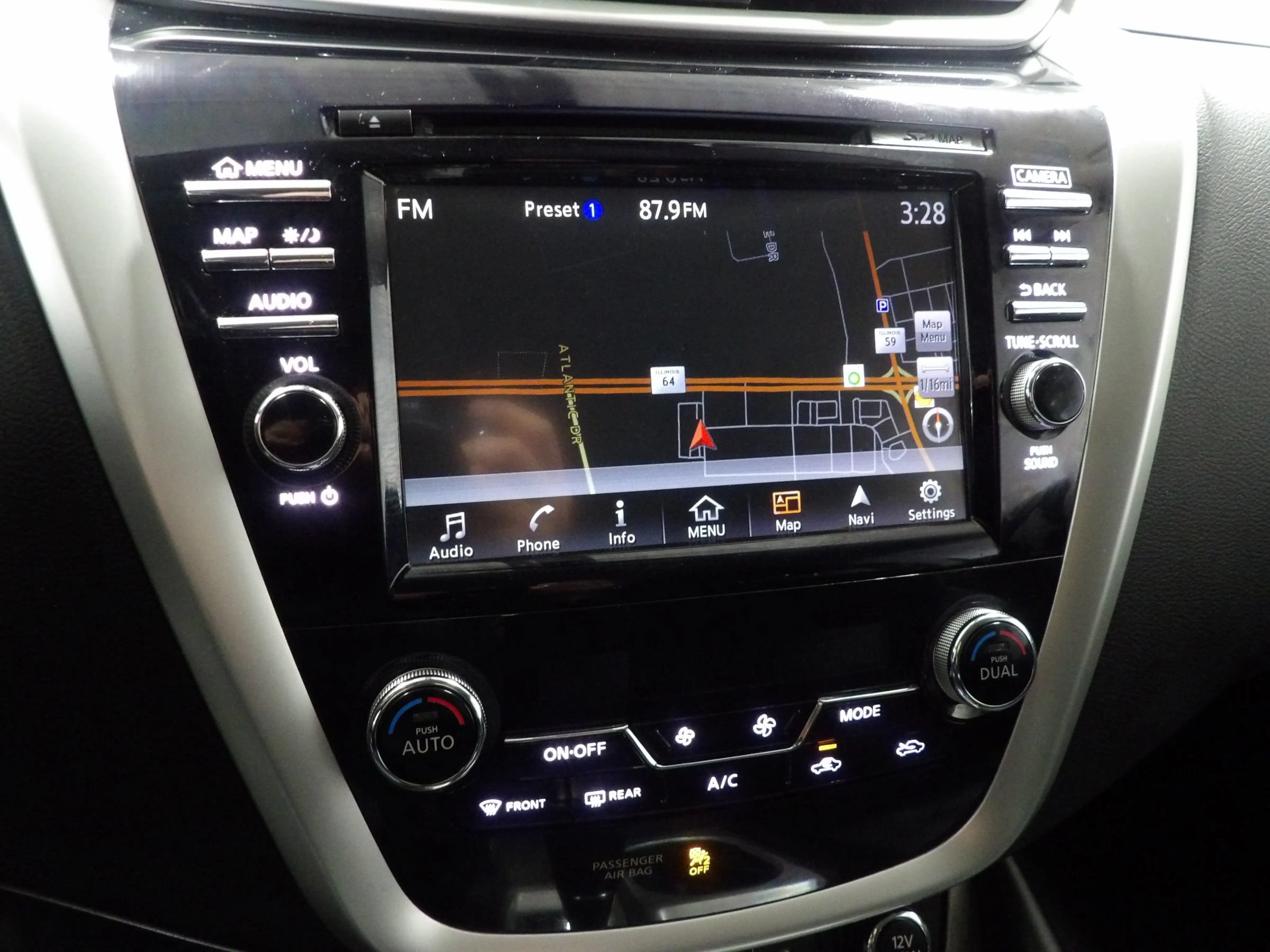 Used 2018 Nissan Murano SV AWD/4WD image 18