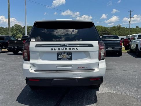Used 2022 Chevrolet Suburban RST w/ Luxury Package AWD/4WD image 4