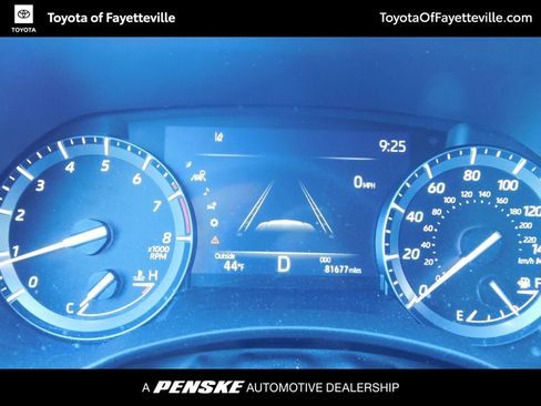 Used 2021 Toyota Highlander XLE image 6