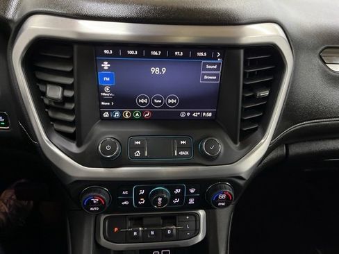 Used 2023 GMC Acadia SLT w/ Preferred Package image 39