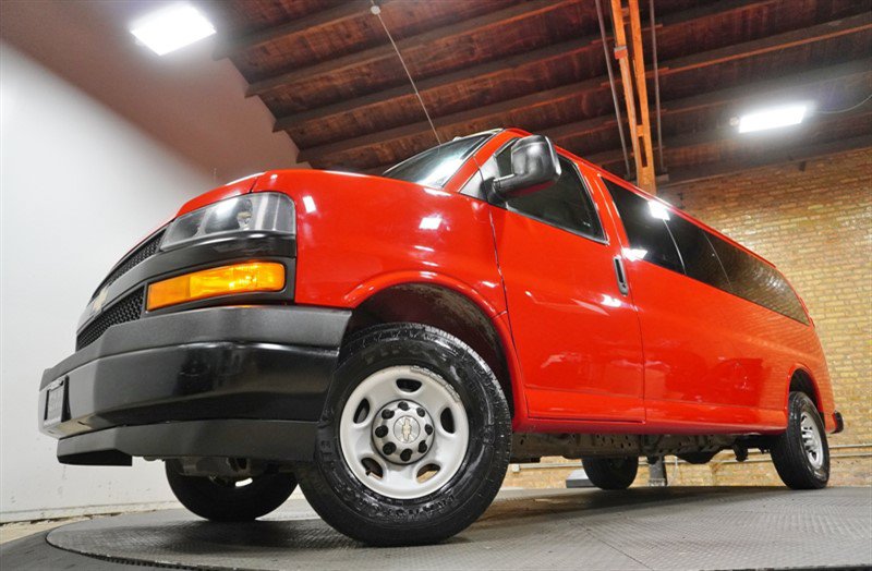 Used 2020 Chevrolet Express 3500 LS RWD image 3